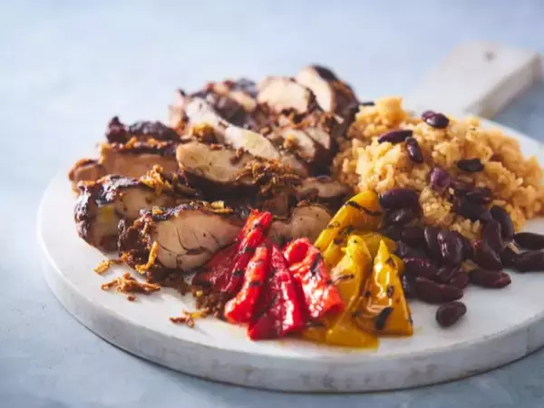 「「香る休日ブランチ　スパイス＆ハーブ」期間限定販売！2月は、ジャマイカ発祥のチキンなど、スパイスと異国の味を楽しめるセット」の画像