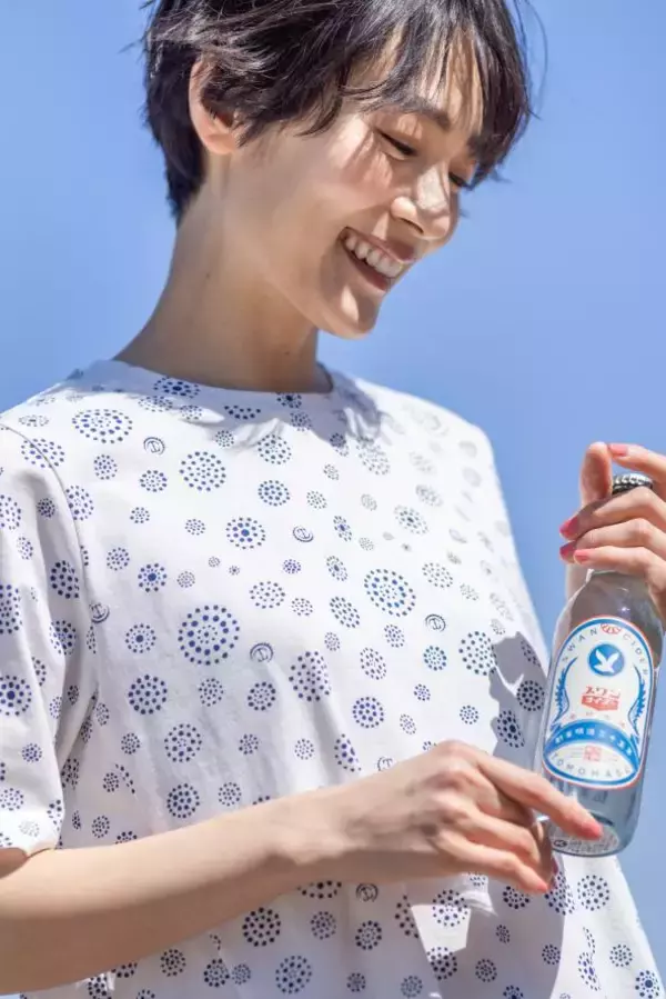 「ライフスタイル提案型レディースブランド「DECOY」から創業123年の飲料メーカー「友桝飲料」との初コラボレーションアイテムがラインナップ」の画像