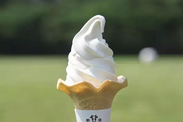 「那須千本松牧場 栃木県出身アーティストが牧場で歌う初の野外音楽ライブ、家族で楽しむ春の体験イベント」の画像