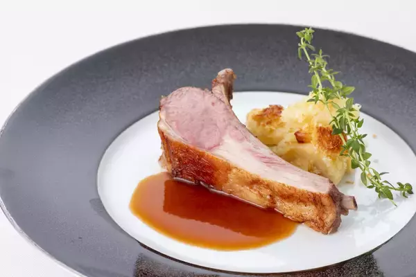 センチュリーコート丸の内 レストラン「ロゼット」“現代フランス料理の父”オーギュスト・エスコフィエに捧ぐ、一日限りの特別コース「エピキュロスの晩餐会」