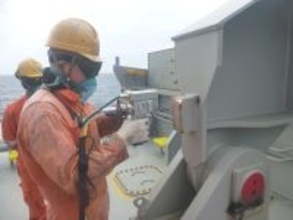 航海中の甲板整備においてレーザ施工の有効性を検証