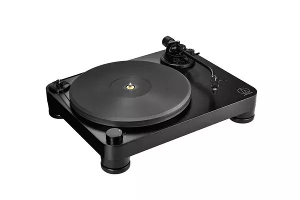 音質・拡張性を強化した本格仕様のベルトドライブターンテーブルを発売