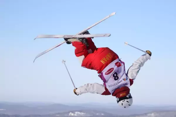 「多摩大学スキークラブ 冨髙日向子選手がミラノ・コルティナ冬季オリンピックで、フリースタイル女子モーグル決勝4位入賞、デュアルモーグル準々決勝ベスト８位！」の画像