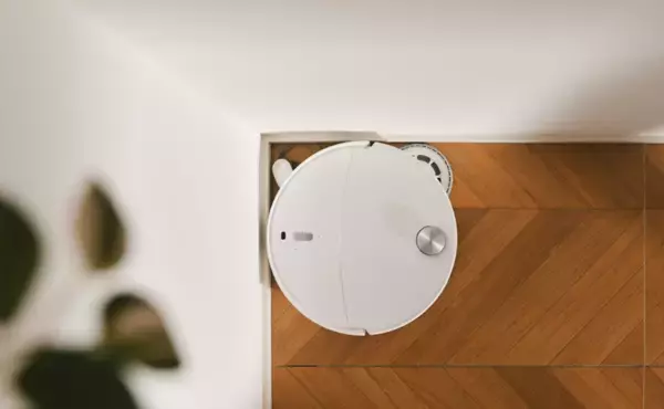 「Roborock、2万5,000Paのパワフルな吸引力と強力な水拭きを兼ね備えた美しいデザインの超薄型モデル「Roborock Qrevo Curv 2 Pro」を発売」の画像