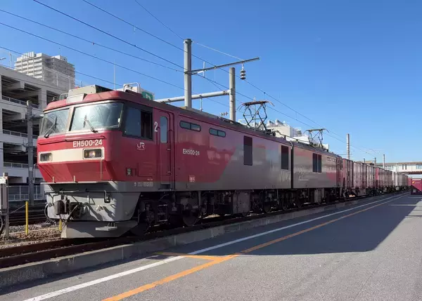 「ネスレ日本・JR貨物グループ、定期貨物鉄道輸送新ルートの運用を開始　茨城県・土浦駅を起点に、東北方面へ「ネスカフェ ボトルコーヒー」を輸送」の画像