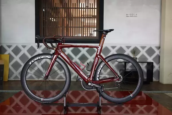 「【ロードバイク×木曽漆器】漆塗りのロードバイクが完成しました！」の画像