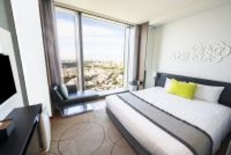 実践女子大学×二子玉川エクセルホテル東急。３月１日の企業説明会解禁に合わせた応援宿泊プランの特典に、学生が企画・商品化したストッキングが採用されます。