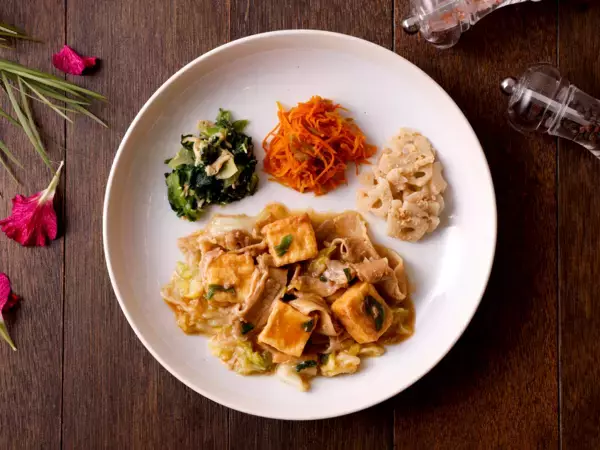 コク深いオイスターソースと生姜の香りが食欲をそそる「豚肉と絹揚げの中華あん」を1月6日（火）に発売