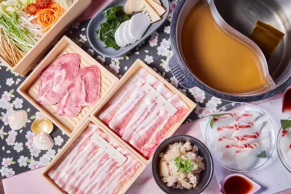 「【しゃぶしゃぶ温野菜 イベントレポート】めで鯛、春到来！はまぐり香る黄金だしの「鯛しゃぶ」御膳が登場 ～春野菜・山形恵み豚・花見もちなどの季節限定メニューを一度に味わう～」の画像