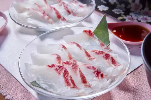 「【しゃぶしゃぶ温野菜 イベントレポート】めで鯛、春到来！はまぐり香る黄金だしの「鯛しゃぶ」御膳が登場 ～春野菜・山形恵み豚・花見もちなどの季節限定メニューを一度に味わう～」の画像