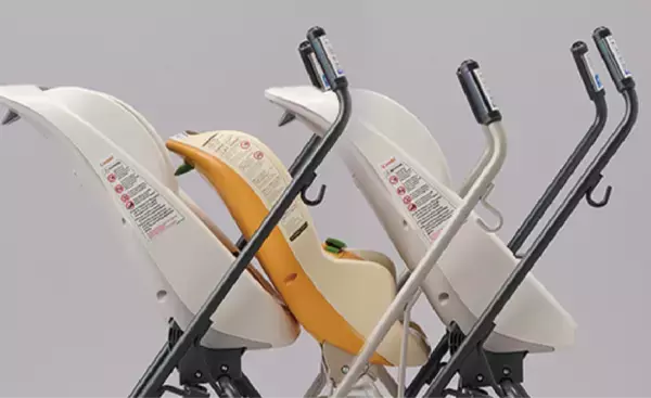 「生後2ヵ月から4才まで乗せられるリクライニング付きショッピングカート「Combi エンジェルワゴンAW5/6」シリーズ2024年1月発売」の画像