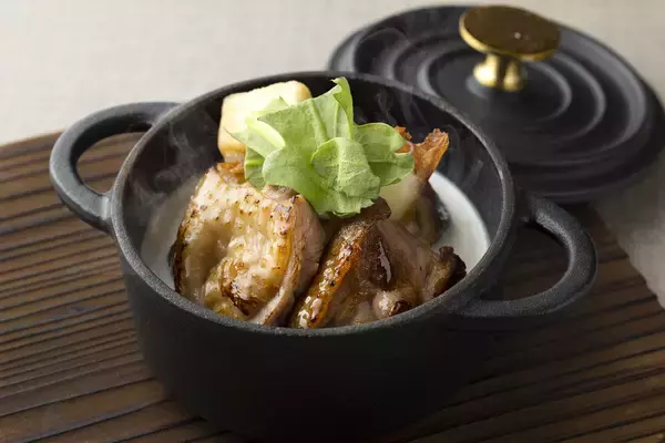 「【コートヤード・バイ・マリオット 新大阪ステーション】奈良県でシェフが出会った食材や食文化を鉄板焼きで楽しむ春の特別コース。Around Japan vol.27「Discover Nara」を発売」の画像