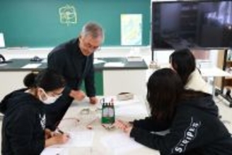 敬愛大学が毎週金曜に理科室を学生に開放 ― 小学校教員志望者が実験を学び直す「理科実験リトライLabo」がスタート！