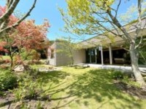 「庭でキャンプと焚火を楽しむ」～日常の喧騒を忘れ、まるで森の中にたたずむ理想の住まい～