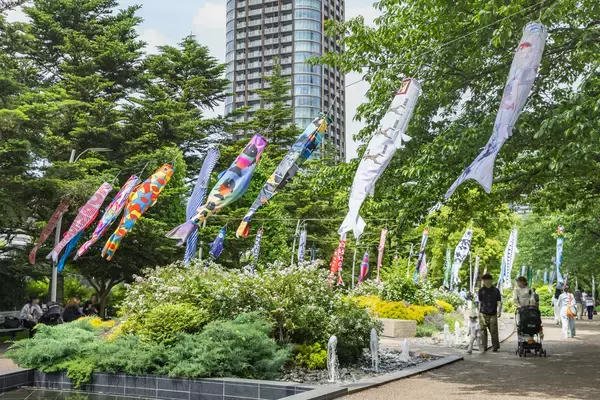 「【東京ミッドタウン】都会の緑豊かな芝生広場でのんびりピクニックを満喫！「MIDTOWN OPEN THE PARK 2026」」の画像