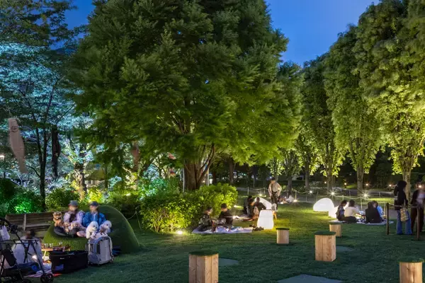 「【東京ミッドタウン】都会の緑豊かな芝生広場でのんびりピクニックを満喫！「MIDTOWN OPEN THE PARK 2026」」の画像