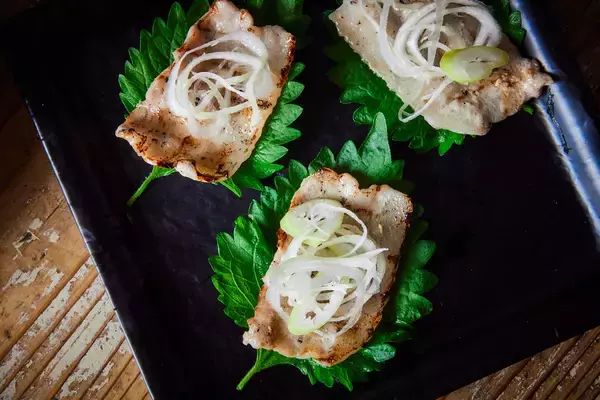 「【牛角】2026春夏グランドメニューは色々アップデートします‼ アレンジ無限大！トッピング＆タレを16種に拡充。人気すぎて販売休止の“たれ焼肉”が復活「ジャンダレ」カルビシリーズ登場」の画像