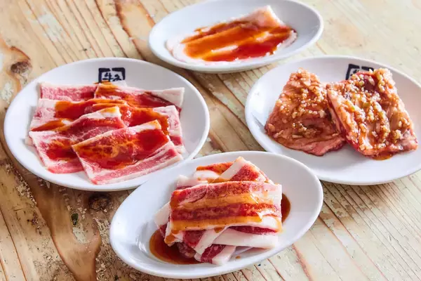 「【牛角】2026春夏グランドメニューは色々アップデートします‼ アレンジ無限大！トッピング＆タレを16種に拡充。人気すぎて販売休止の“たれ焼肉”が復活「ジャンダレ」カルビシリーズ登場」の画像