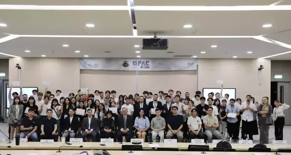 【千葉商科大学】アジア5大学の学生が英語で討論 ― AI時代の強い経済と人材のあり方を考える