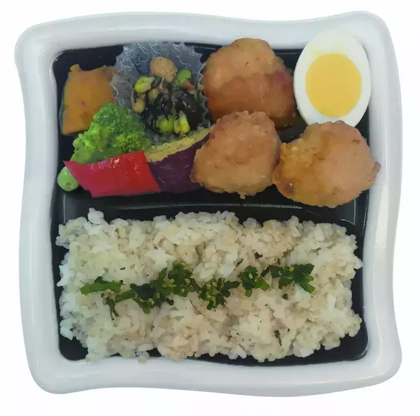 「「健康弁当」シリーズを、管理栄養士監修＋おしゃれ感をアップした容器の「Healthy Box」へとリニューアル！／「20品目が摂れる黄金生姜の玄米ごはん弁当」を12/2（月）より新発売」の画像