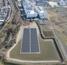 年間278トンのCO₂削減 枚方工場に隣接する最早池で水上設置型の太陽光発電設備が本格稼働