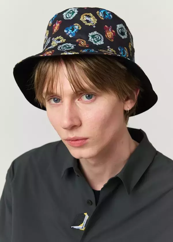 「グラニフより「ハリー・ポッター」コラボレーションアイテムが6月24日(火)より発売！公式オンラインストアでは予約販売の受付を実施」の画像