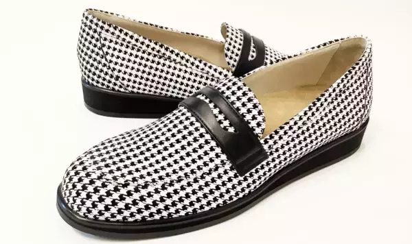 2026年春夏の新作、スニーカーローファーをリリースしました