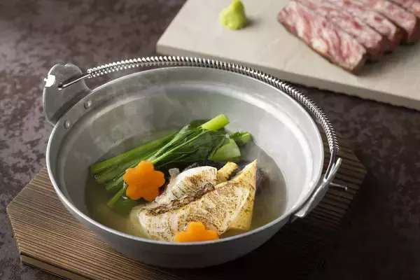 「【コートヤード・バイ・マリオット 新大阪ステーション】桜鯛や桜えび、桜飯など桜をキーワードにした素材で楽しむ春限定「SAKURA(サクラ)」コースを発売」の画像