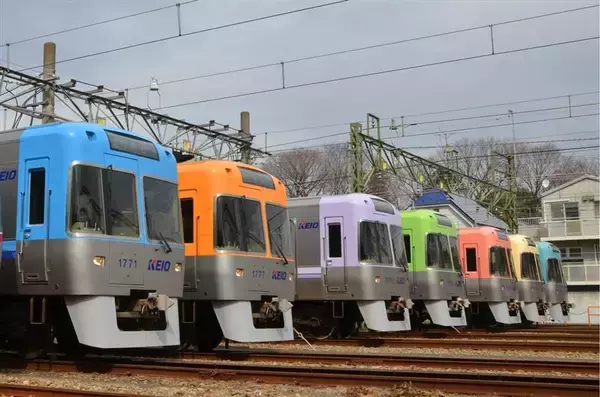 井の頭線１０００系車両の営業運転開始から３０周年を記念し今回初となるレインボーカラー７色７編成を並べた撮影会を３月１日（日）に開催します！