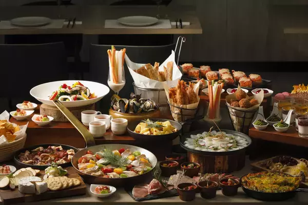 「琵琶湖マリオットホテル　春薫る滋賀の恵み、選べるメインとブッフェのディナー「OHMI Cuisine Buffet Dinner ～選べるメインディッシュ付き～」を発売」の画像