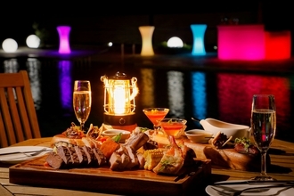 【南紀白浜マリオットホテル】夏の夜を彩るご宿泊者限定のプールサイドディナー「SHIRAHAMA Poolside Grill Dinner」を開催