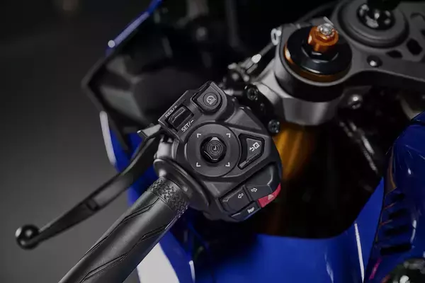 「スーパースポーツ「YZF-R7 ABS」をモデルチェンジ～電子制御スロットルなど、充実の走行支援システムを搭載～」の画像