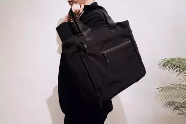16カ所のポケットで仕事・ジム・旅行をこれ1つにシューズ収納も備えた高機能「マルチパーパストートバッグ」発売