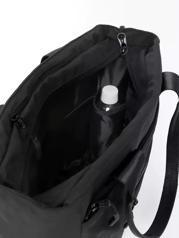 「16カ所のポケットで仕事・ジム・旅行をこれ1つにシューズ収納も備えた高機能「マルチパーパストートバッグ」発売」の画像