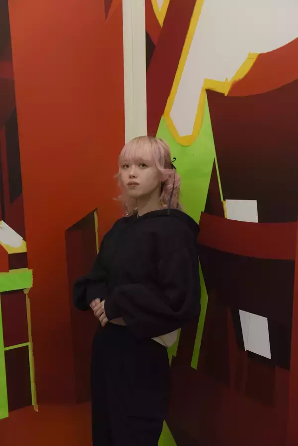 「【銀座 蔦屋書店】米山由夏の個展「A broken clock is right twice a day」を2月7日（土）より開催。流れる時間のなかで、現実と絵画空間が重なり合う瞬間を描く。」の画像