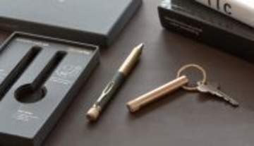 「かく」喜びを届ける筆記具開発ラボより、ギフトにも喜ばれる「SAKURA craft_lab® 001&キーリングセット」を数量限定で発売！