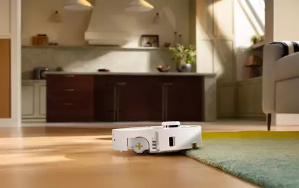 「Roborock、CES 2026にて世界初※の”脚輪型”ロボット掃除機「Saros Rover」を発表」の画像