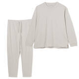 「リカバリーウェアの戦国時代突入!?群雄割拠ひしめく中で“ストレスなく着用できる”“しっかりした作り”など多くのお客様のご支持に支えられているAOKI「リカバリーケアプラスルームウェア」から新色が登場」の画像1