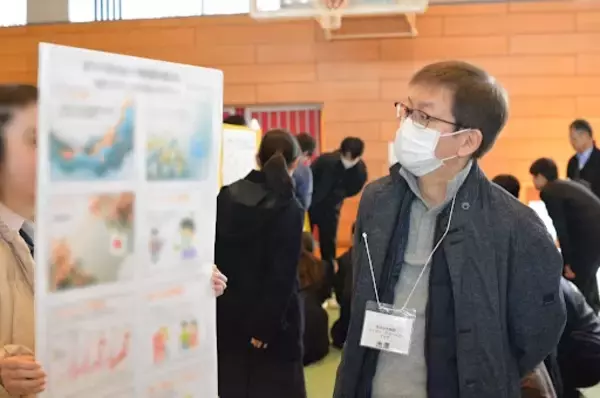 「茨城・土浦一高“探究学習”最終プレゼンに参加　「医療に積極的に参加できる社会」に向けたアイデアで意見交換」の画像