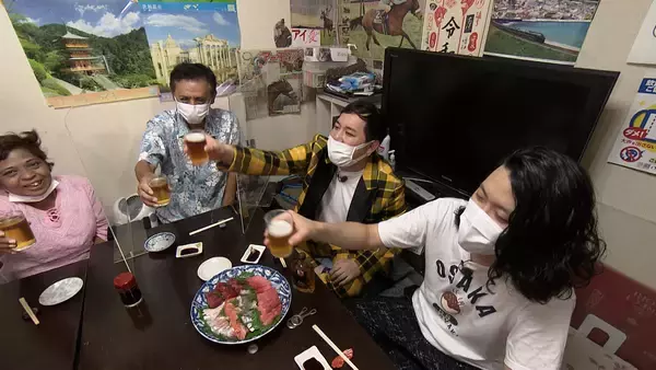 「霜降りが十三の強烈キャラ集団と３年ぶりに再会！　さよならトゥギャ山先生…ラスト撮影会」の画像