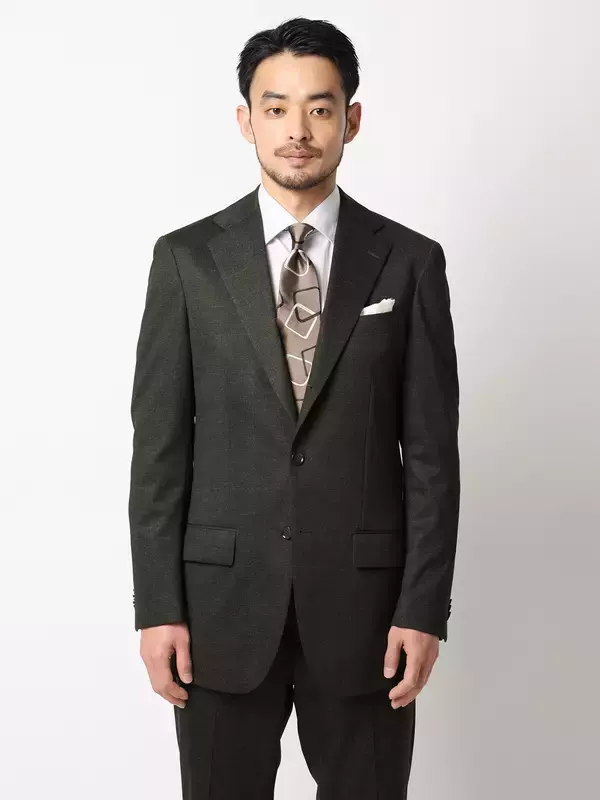 「着心地はルームウエア級、見た目はフォーマルのようなきちんと感ジャージーなのにウール見えする究極の「伸びるスーツ」を発売」の画像