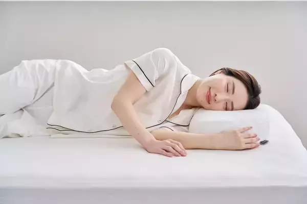 「夏でも、冬でも“頭が蒸れない”という新常識シリーズ累計販売数100万個突破の『ヒツジのいらない枕®』から通気性に特化した新モデルが誕生『ヒツジのいらない枕® ー和みー』」の画像