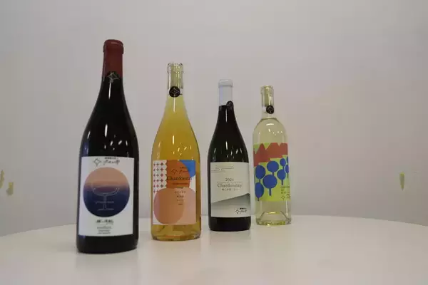 「札幌・手稲発！学生×地元企業の共創ワインが誕生～創立100周年記念事業から生まれた「大地の雫」特製ラベル、6月一般販売へ～［北海道科学大学］」の画像