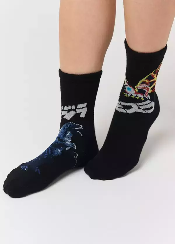 「日本が世界に誇る怪獣王「ゴジラ」とグラニフのコボレーションアイテムが8月12日(火)より発売！平成・VSシリーズの名作をモチーフにした全13アイテムが登場」の画像