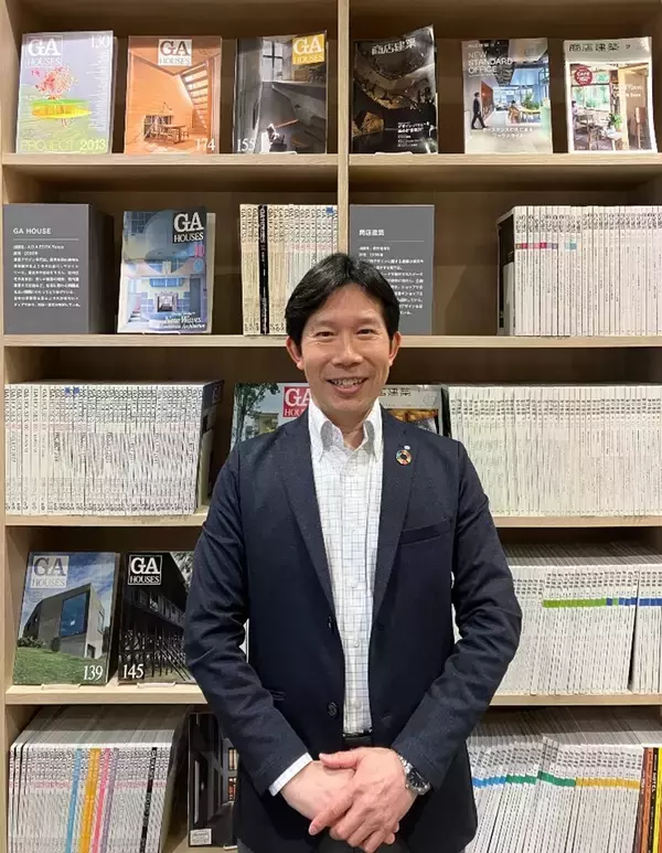 「美しい丘のある庭」の画像