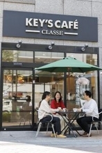 「KEY’S CAFÉ-CLASSE-」（東京都港区）にて簡易抽出型コーヒー『KEY DOORS+ JET BREW オリジナルテイスト』を無料配付します