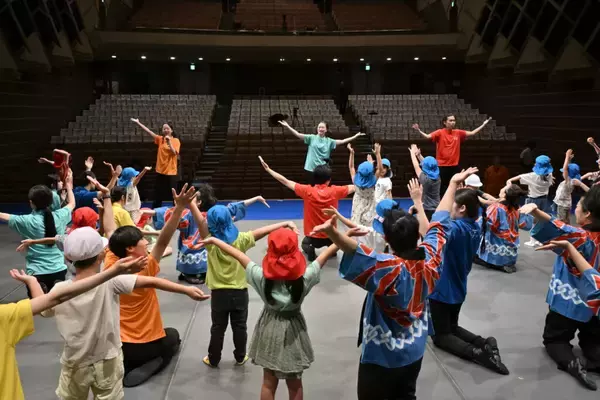 「玉川大学・下田市包括連携協定締結10周年記念事業について：10周年の節目として、英語教育、芸術・文化、音楽教育、観光、学術、地域交流など、多彩な分野で年間を通じた記念事業を展開し、次の10年に向けた新たな連携を推進します。」の画像