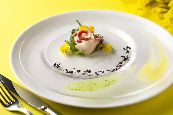 「【富士マリオットホテル山中湖】国際女性デーを祝う「ミモザカラー」の春ディナーコース「Terroir Yamanashi ～Mimosa Yellow Spring～」を発売」の画像