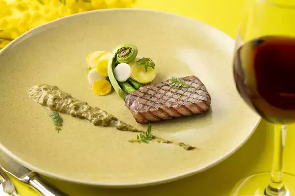 「【富士マリオットホテル山中湖】国際女性デーを祝う「ミモザカラー」の春ディナーコース「Terroir Yamanashi ～Mimosa Yellow Spring～」を発売」の画像