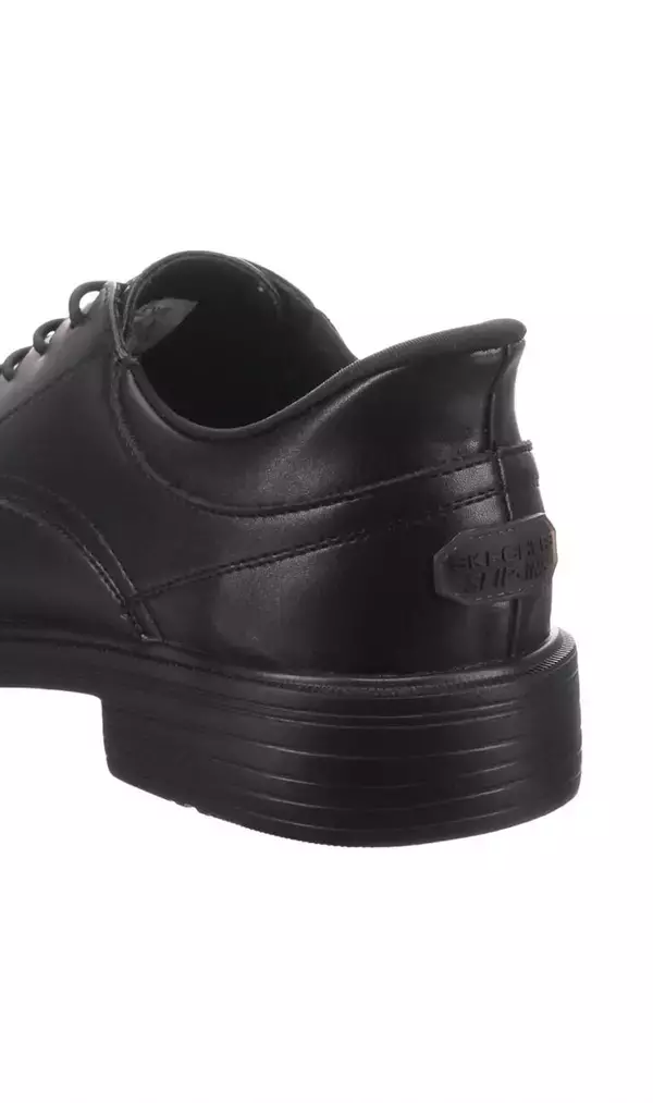 「立ったままでもスッと履けるスケッチャーズ「スリップ・インズ」と協業洋服の青山限定ビジネスモデルからストレートチップが新登場！」の画像